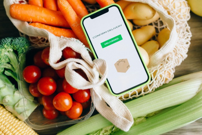 Best Canadian Food Delivery Services in 2025
